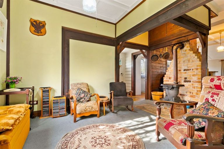 Photo of property in 11 Waikaukau Road, Glen Eden, Auckland, 0602