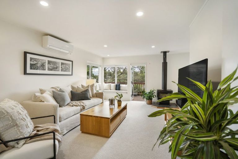 Photo of property in 13b Rodney Road, Northcote Point, Auckland, 0627