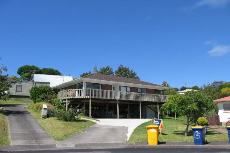 Photo of property in 16 Felicity Place, Unsworth Heights, Auckland, 0632