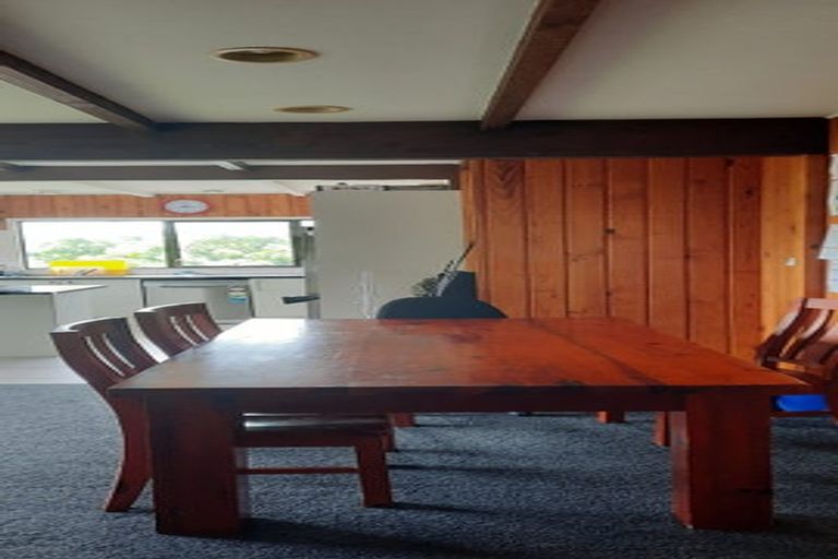 Photo of property in 18 Prince Regent Drive, Half Moon Bay, Auckland, 2012