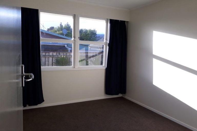 Photo of property in 9 Hardie Grove, Featherston, 5710