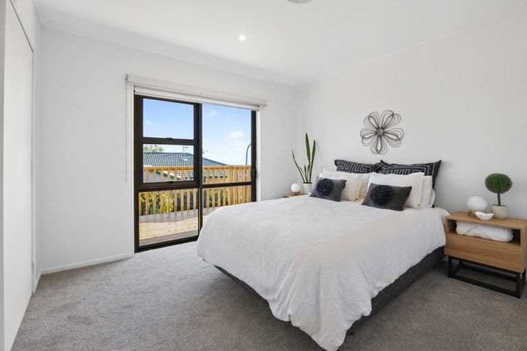 Photo of property in 53 Goodwood Drive, Goodwood Heights, Auckland, 2105