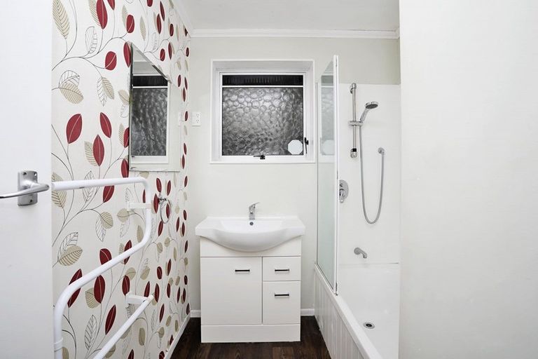 Photo of property in 100 Dunbeath Crescent, Kew, Invercargill, 9812