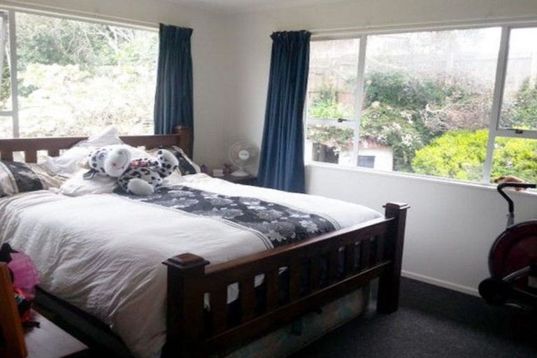 Photo of property in 93 Riversdale Drive, Merrilands, New Plymouth, 4312