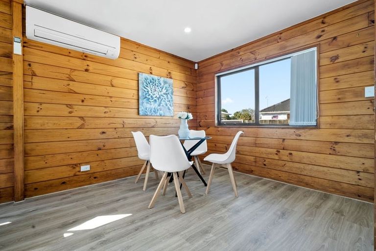 Photo of property in 2/4 Sutton Crescent, Papakura, 2110