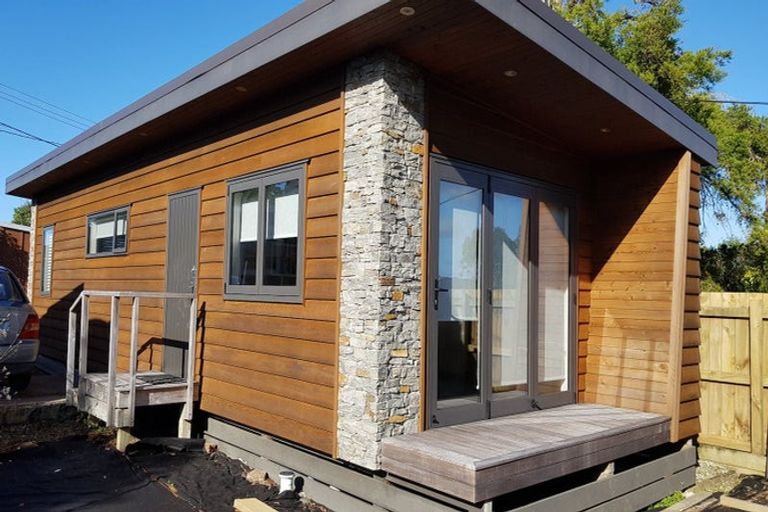 Photo of property in 38 Sunnynook Road, Sunnynook, Auckland, 0620