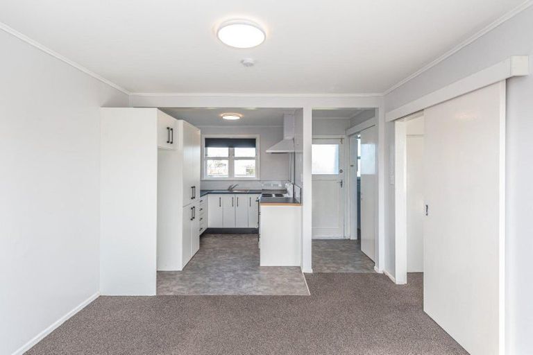 Photo of property in 1 Kupe Place, Castlecliff, Whanganui, 4501