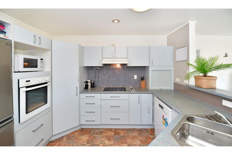 Photo of property in 1/926 Whangaparaoa Road, Manly, Whangaparaoa, 0930