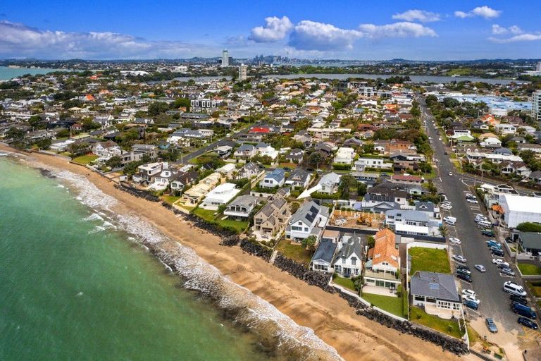 Photo of property in 3a Holiday Road, Milford, Auckland, 0620