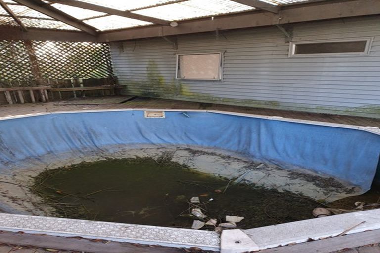 Photo of property in 1/332 West Coast Road, Glen Eden, Auckland, 0602