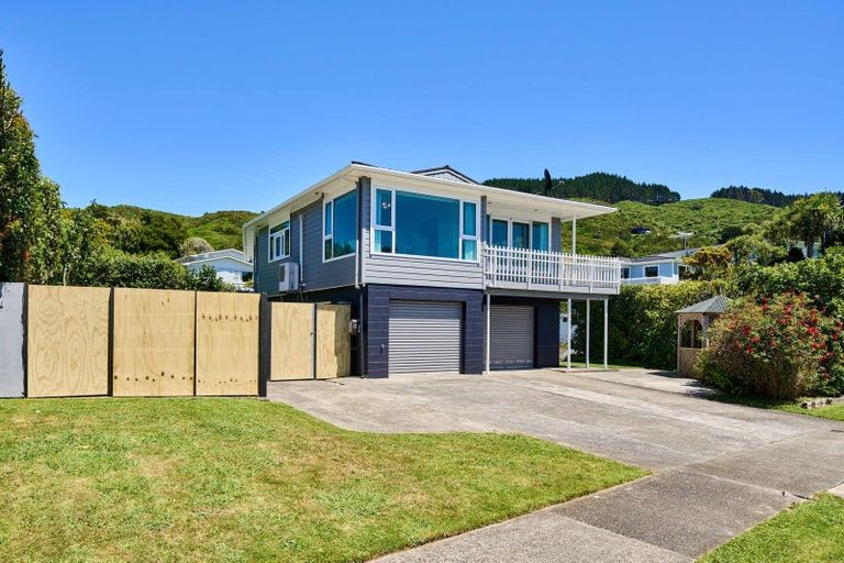 Photo of property in 104 Oriel Avenue, Tawa, Wellington, 5028