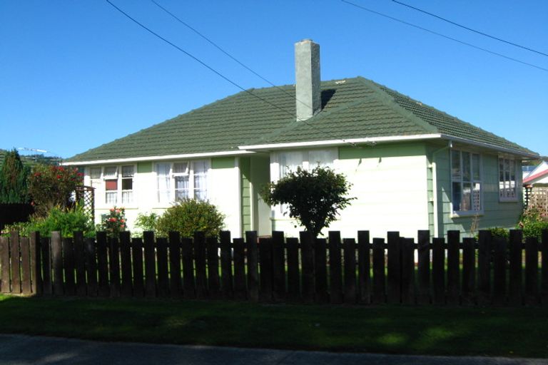 Photo of property in 43 Doon Street, Mosgiel, 9024