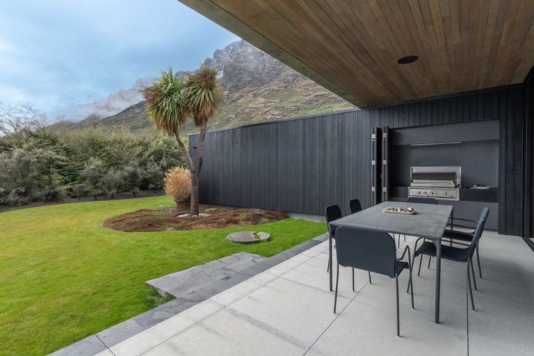 Photo of property in 32 Vista Terrace, Wye Creek, Queenstown, 9371