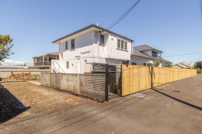 Photo of property in 82 Barrett Street, Westown, New Plymouth, 4310