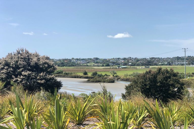 Photo of property in 134 Arran Point Parade, Orewa, 0931