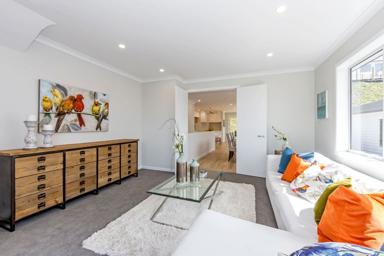Photo of property in 134 Arran Point Parade, Orewa, 0931
