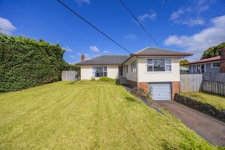 Photo of property in 50 Farquhar Road, Glendene, Auckland, 0602