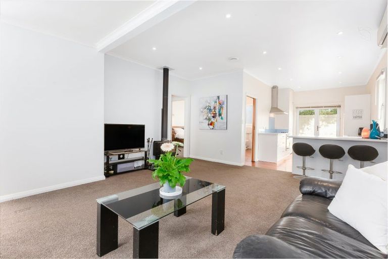 Photo of property in 1 Gordon Road, Plimmerton, Porirua, 5026