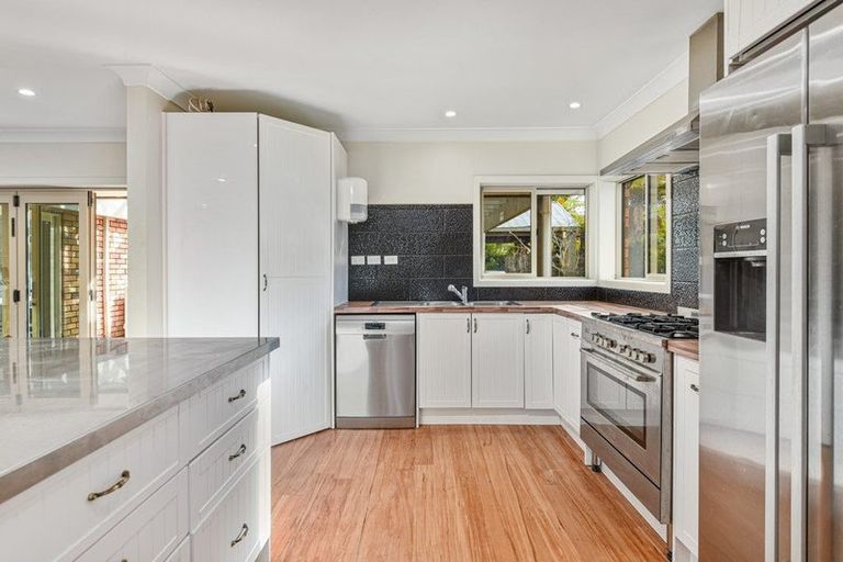 Photo of property in 8 Janet Place, Lynmore, Rotorua, 3010