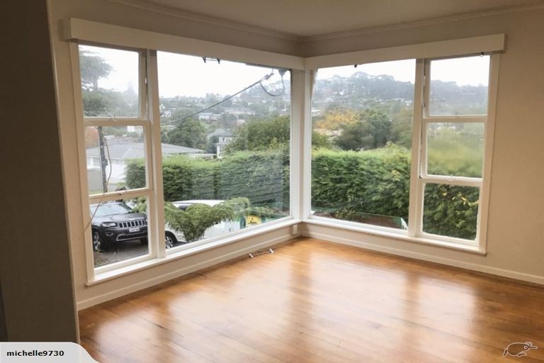 Photo of property in 44 Selwyn Crescent, Forrest Hill, Auckland, 0620