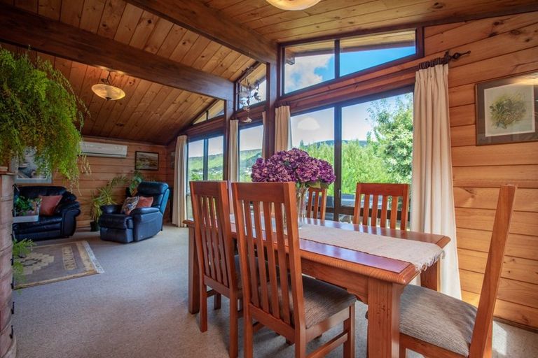 Photo of property in 31a Ranui Terrace, Tawa, Wellington, 5028