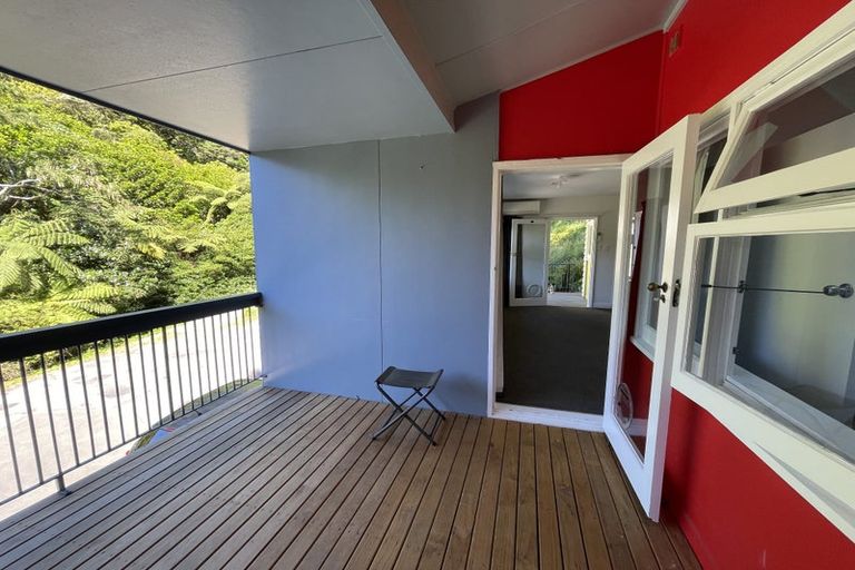 Photo of property in 2/8 Kaitawa Road, York Bay, Lower Hutt, 5013