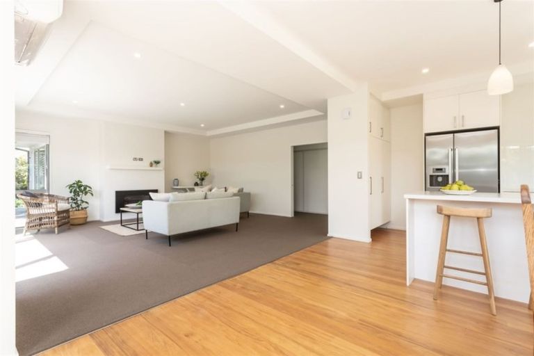 Photo of property in 14 Garreg Road, Fendalton, Christchurch, 8052