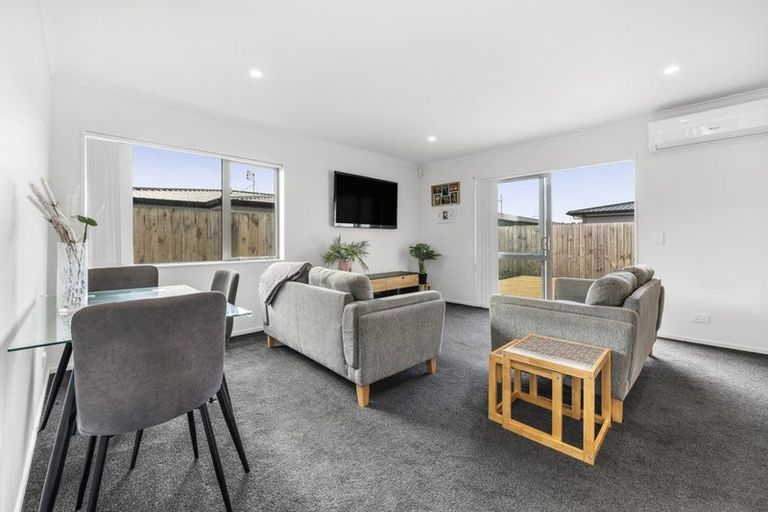 Photo of property in 4 Mokopapa Street, Takanini, 2112