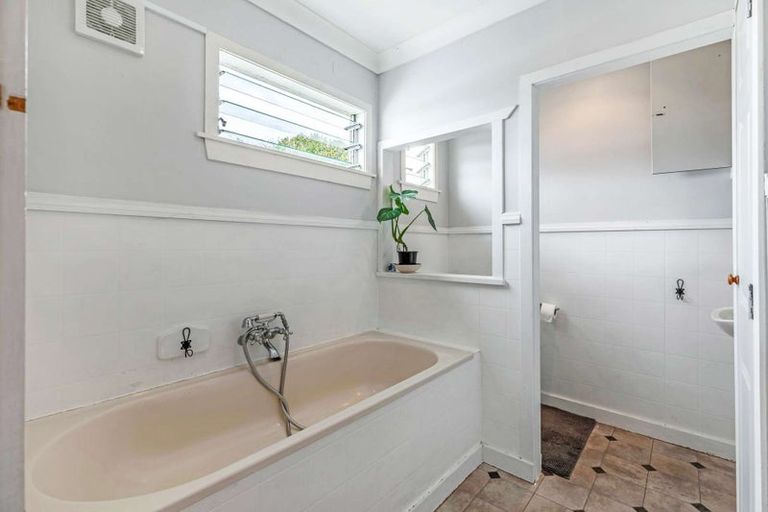 Photo of property in 140 Seddon Street, Pukekohe, 2120