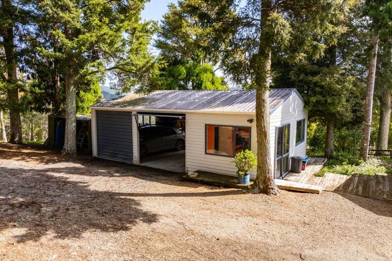 Photo of property in 627 Helmsdale Road, Waipu, 0582