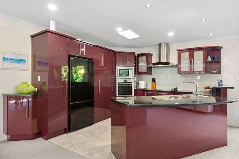 Photo of property in 227 Heta Road, Merrilands, New Plymouth, 4312