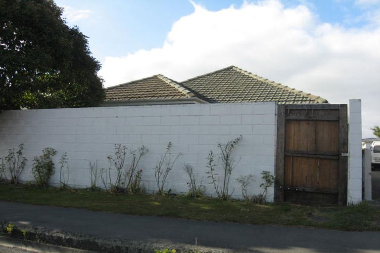 Photo of property in 35 Acacia Avenue, Upper Riccarton, Christchurch, 8041