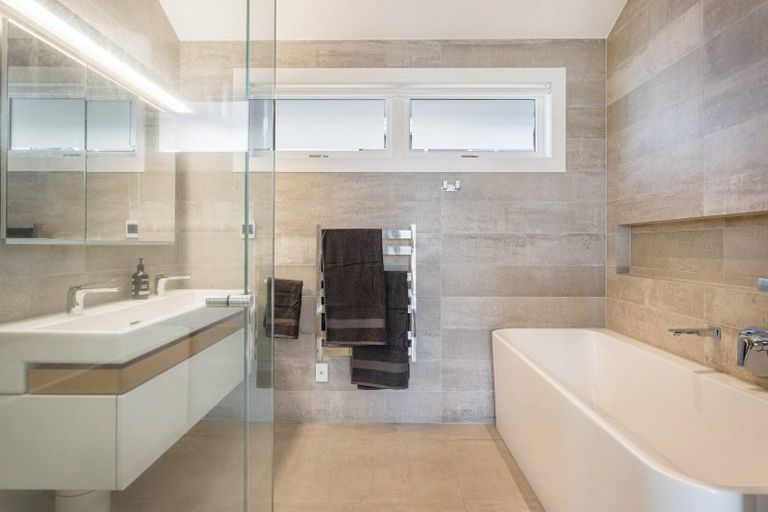 Photo of property in 31 Seacliffe Avenue, Belmont, Auckland, 0622