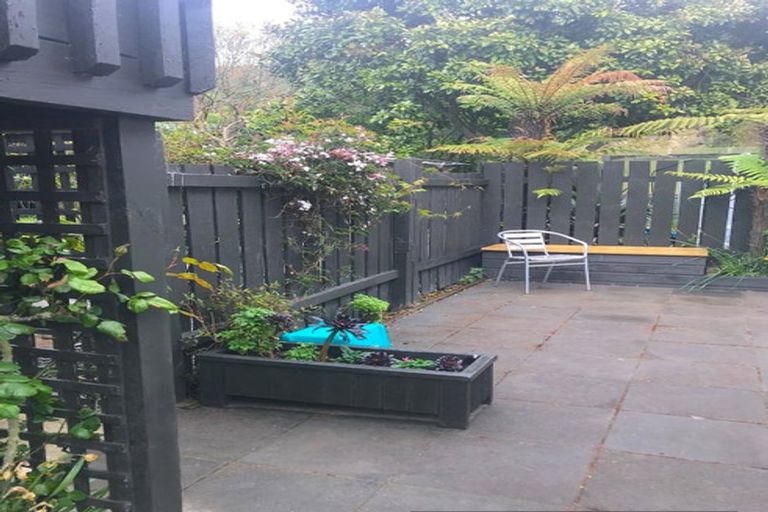 Photo of property in 32 Rhine Street, Island Bay, Wellington, 6023