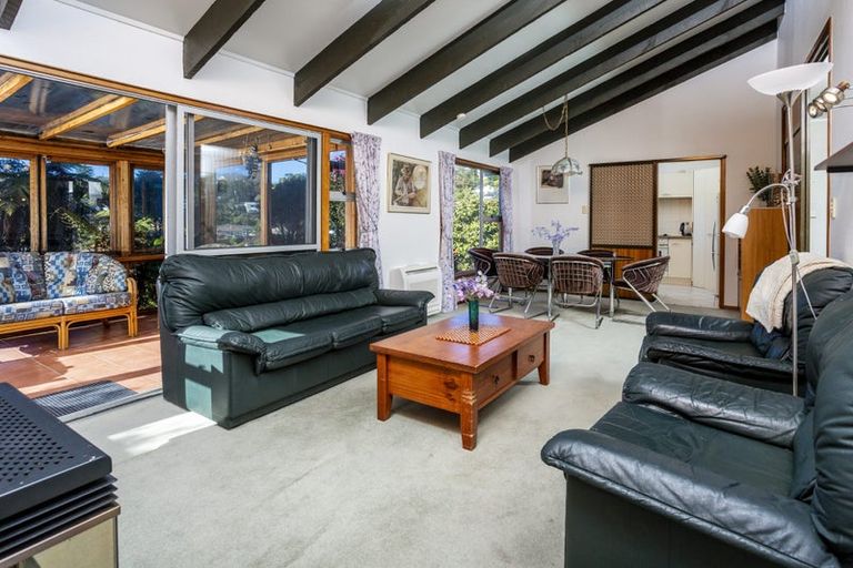 Photo of property in 2/21 Helvetia Drive, Browns Bay, Auckland, 0630