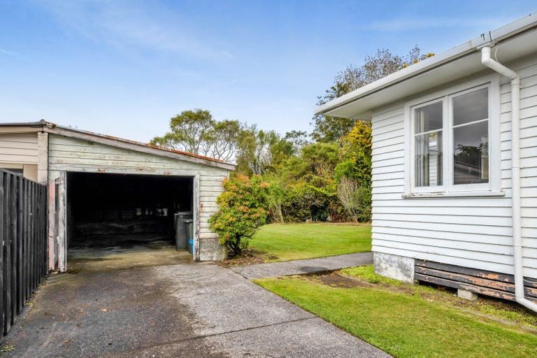 Photo of property in 25 Antonio Street, Stratford, 4332