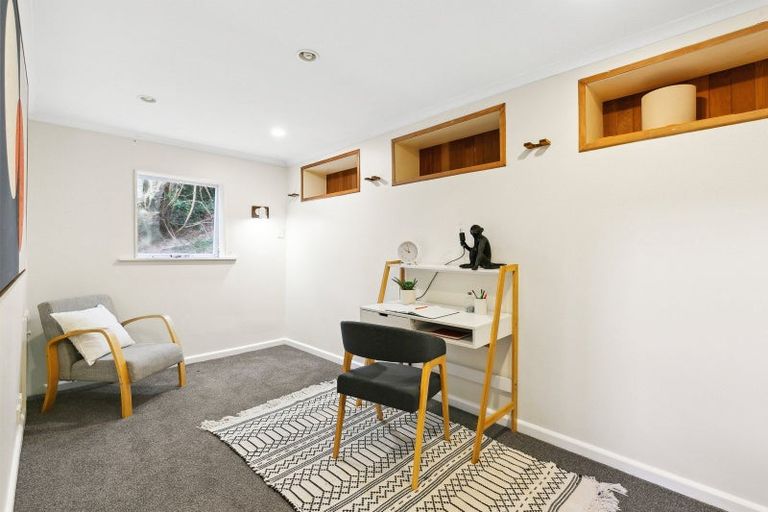 Photo of property in 196 Townsend Road, Miramar, Wellington, 6022