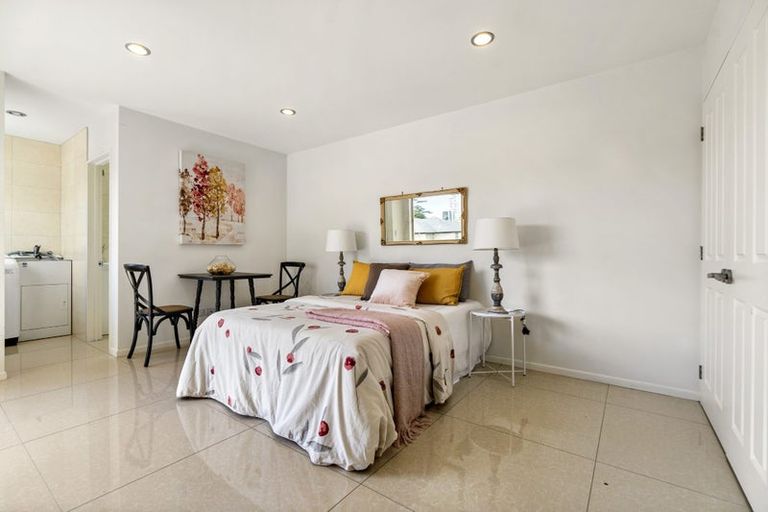 Photo of property in 36a Hart Road, Hauraki, Auckland, 0622