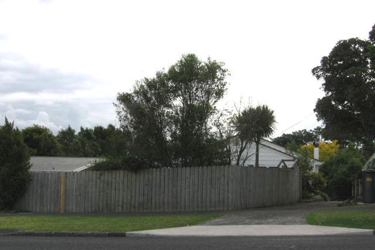 Photo of property in 1/162 Deep Creek Road, Torbay, Auckland, 0630