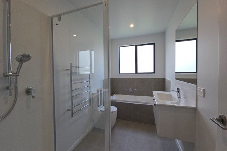 Photo of property in 60 Perendale Road, Jacks Point, 9371