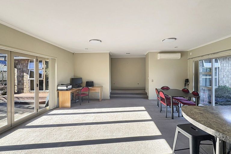 Photo of property in 2 Somerton Drive, Huntington, Hamilton, 3210