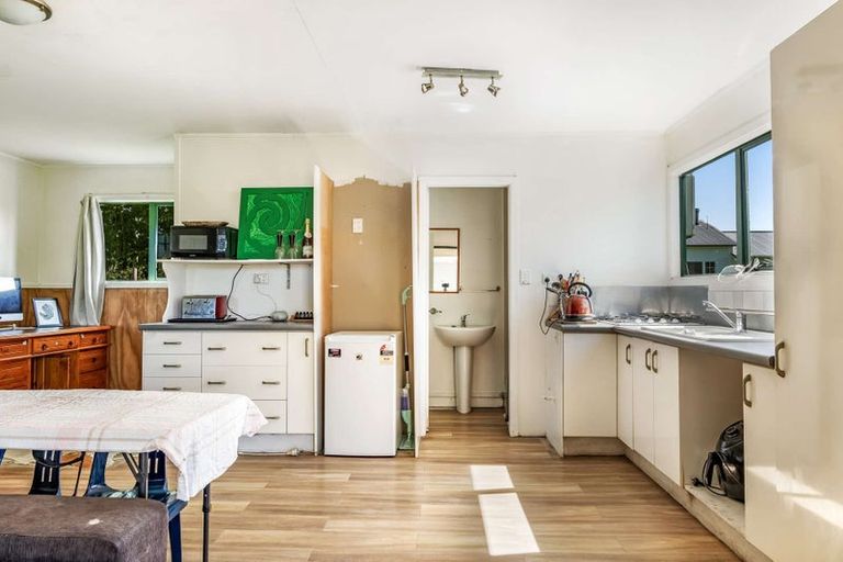 Photo of property in 37 Banks Street, Tolaga Bay, 4077