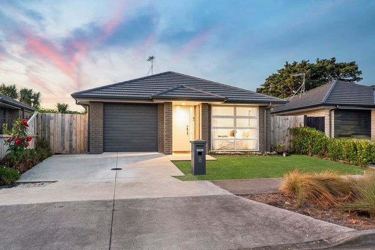 Photo of property in 16 Tomairangi Crescent, Pukekohe, 2120