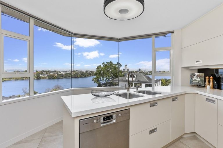 Photo of property in 3/90 Kitchener Road, Milford, Auckland, 0620