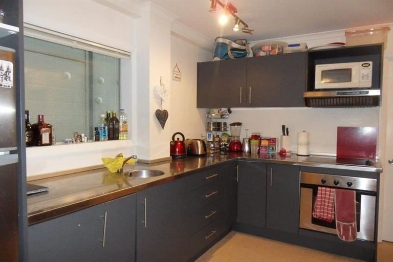 Photo of property in Monvie Apartments, 212/15 Holland Street, Te Aro, Wellington, 6011