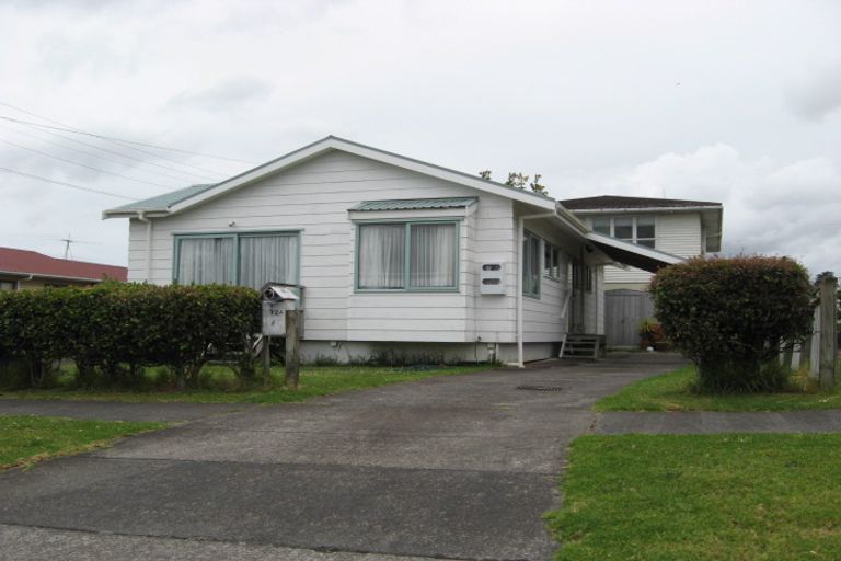 Photo of property in 1/12 House Avenue, Mangere Bridge, Auckland, 2022