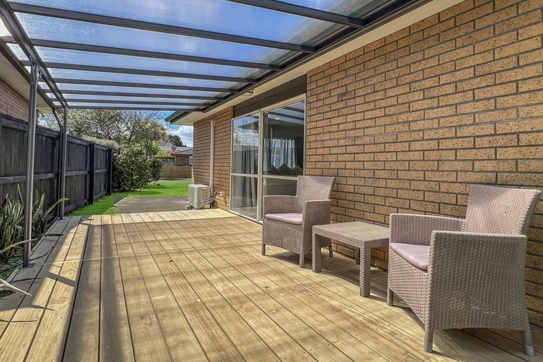 Photo of property in 15 Hocken Place, Mangere Bridge, Auckland, 2022