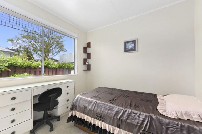 Photo of property in 18 Vista Crescent, Maoribank, Upper Hutt, 5018