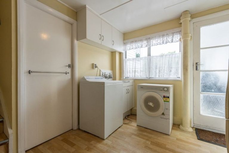 Photo of property in 31 Raumati Road, Raumati Beach, Paraparaumu, 5032