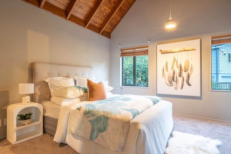 Photo of property in 6 Tree Fern Trail, Campbells Bay, Auckland, 0630